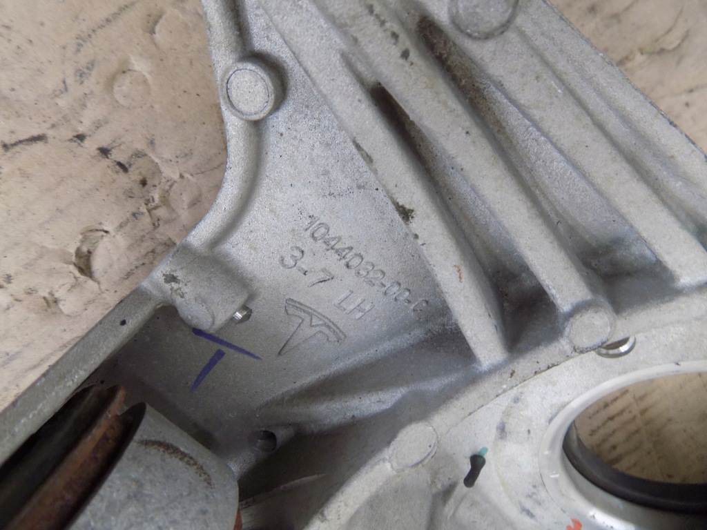 фото №10, Рычаг правый верхний передний основание tesla y 1188326-00-a 1044032-00-c org.