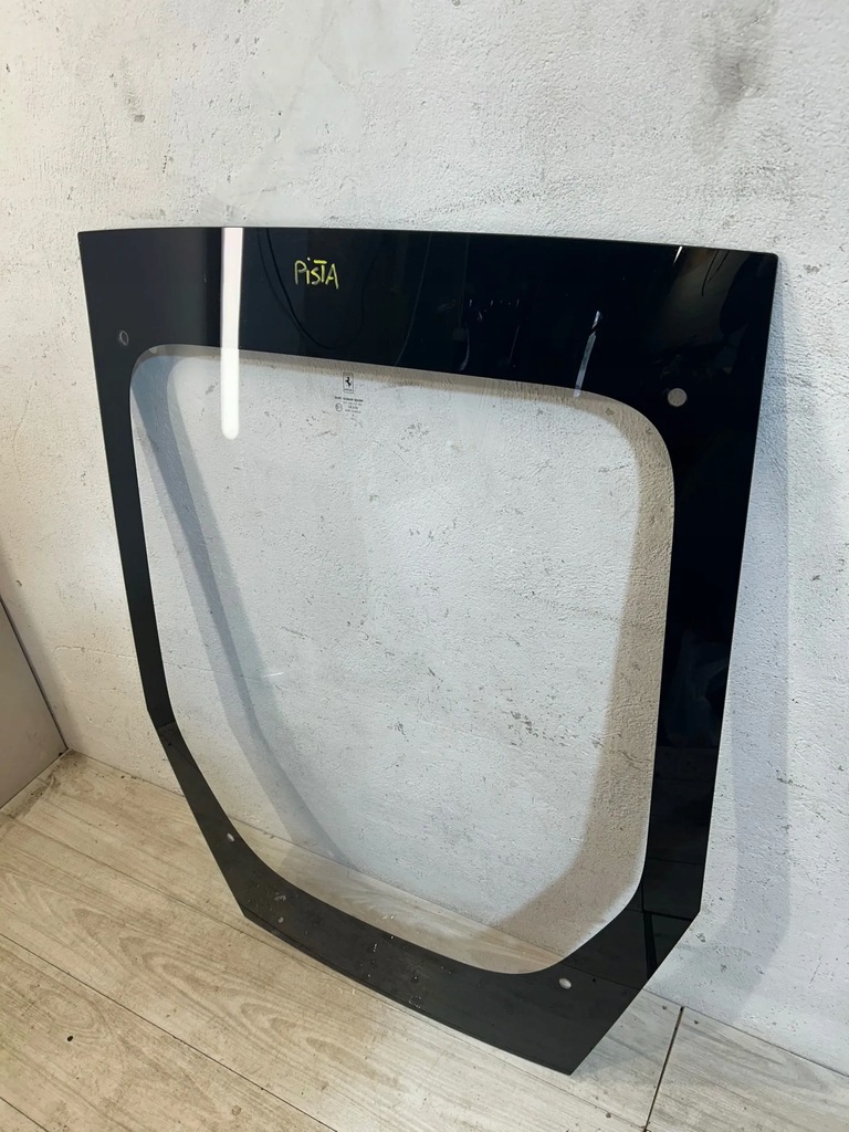 фото №5, Ferrari 488 pista скло задня