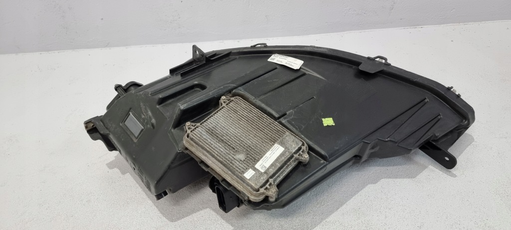 Фара правый перед передняя tesla s рестайлинг  full led 16-20 Недорого