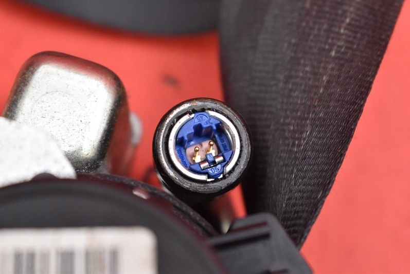 фото №7, Pas безопасности правый перед 3t1857702 skoda superb 2 ii 08-13