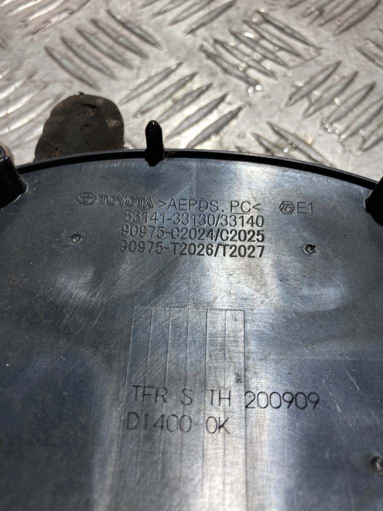 фото №4, Емблема бампера перед toyota rav4 v 19-