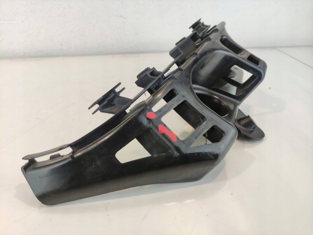 Mercedes-benz gla x156 кронштейн  бампера ліве задні a1568850165 Недорого