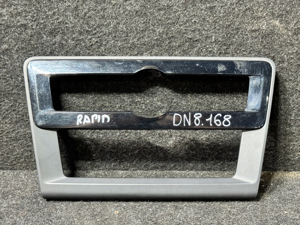 фото №1, Рамка радіо skoda rapid 5ja035212c