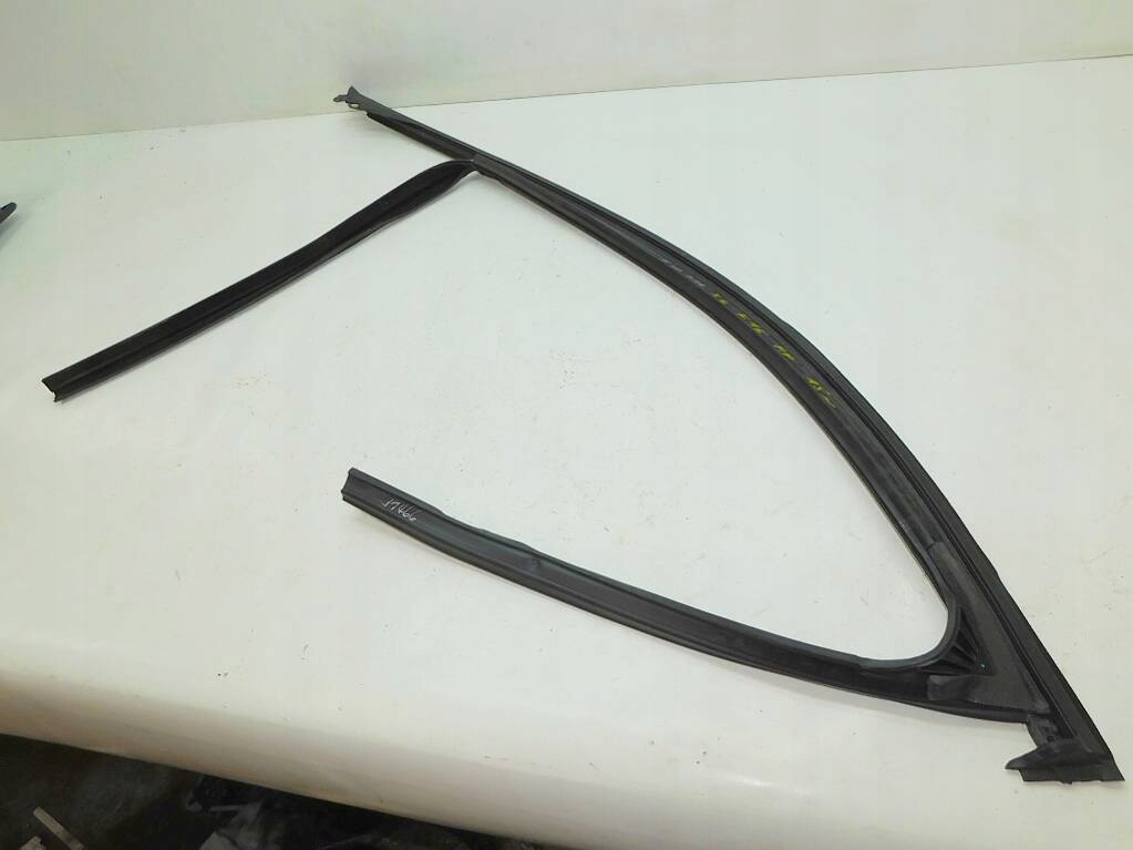 фото №2, Bmw x6 f16 m50d прокладка рамка дверь правая перед