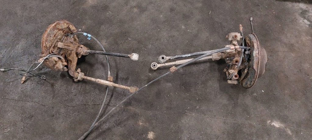 фото №1, Поворотний кулак ступиця важіль лівий задня + правий задня toyota avensis t22 lift