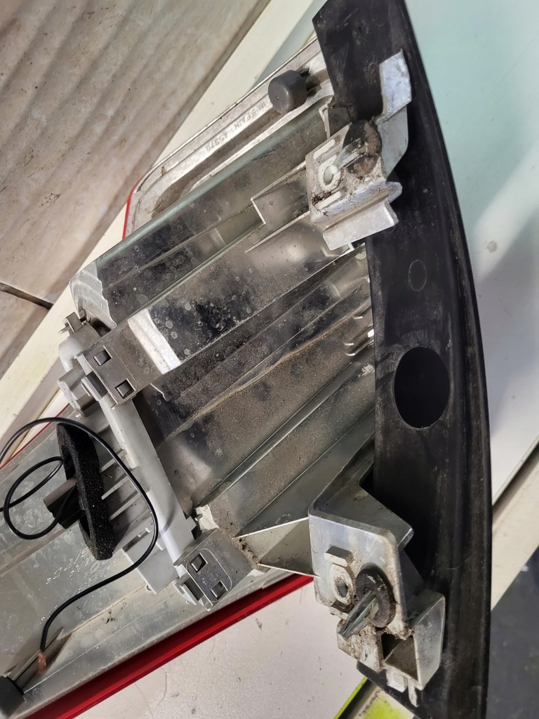 фото №8, Лампа левый задняя citroen c4 picasso i europa