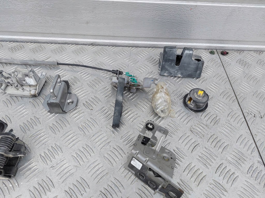 фото №5, Ford transit connect двері лівий задня замок засувка