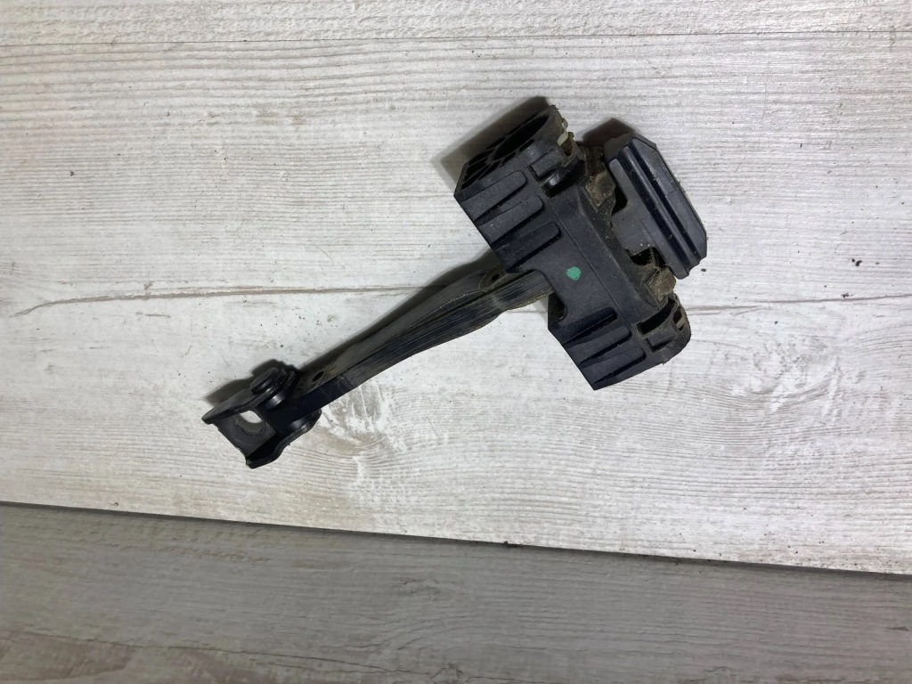 фото №1, Bmw 1 f20 f21 2017 ограничитель правый задняя