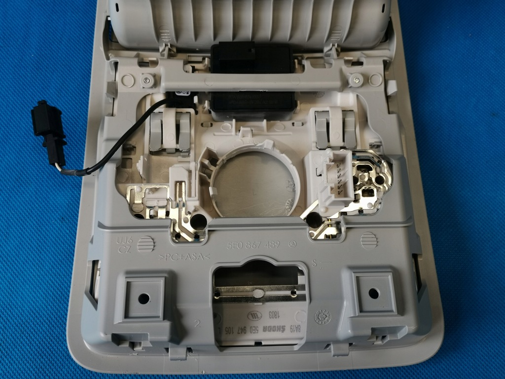 фото №9, Skoda karoq kar 2018r 1.0tsi 85kw лампа освітлення кабіни полиця 5e0867489