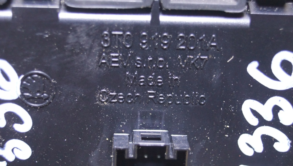 фото №6, Панель дисплей кондиционера задняя skoda superb ii 3t0919201a