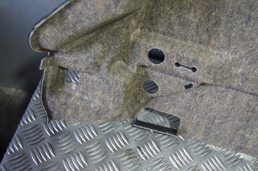 фото №13, Обшивка багажника лівий a1 8x 8x4867761