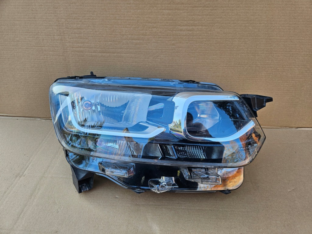Купить Лампа правый перед citroen berlingo iv 18- 9816824780