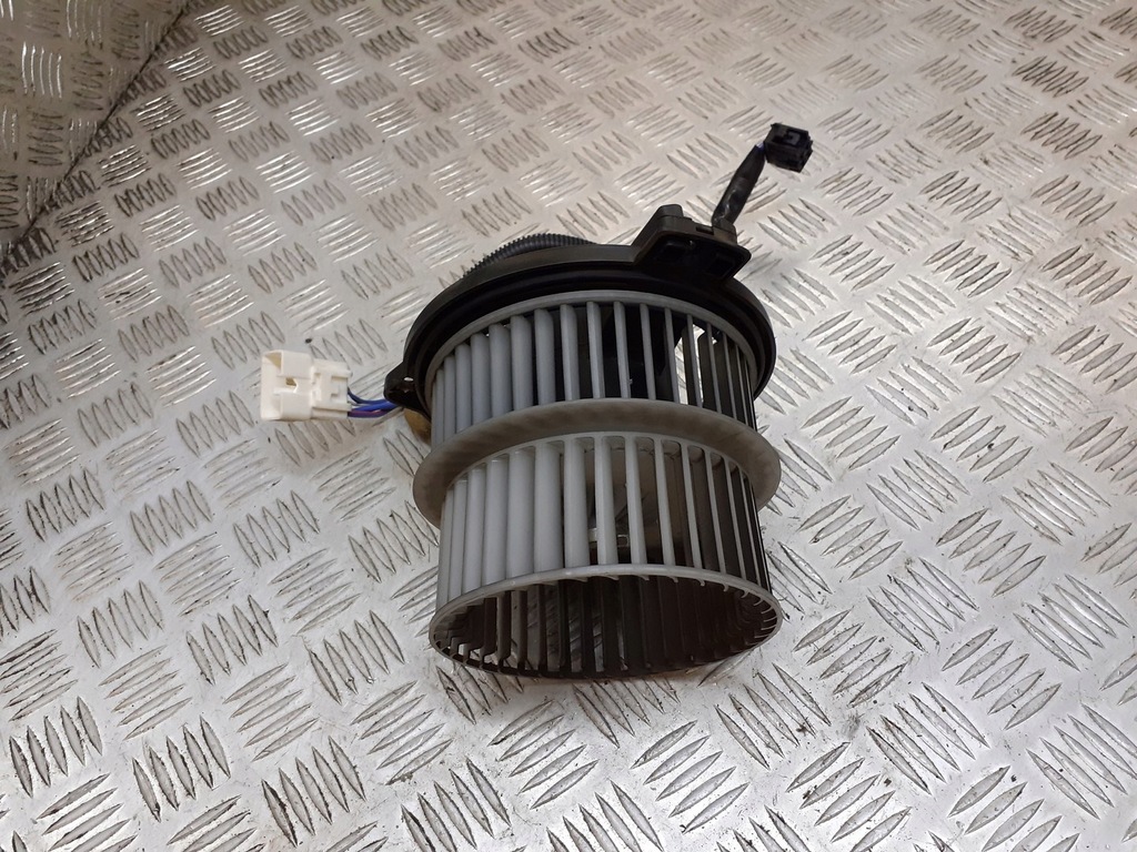 фото №1, Вентилятор обдув toyota yaris verso