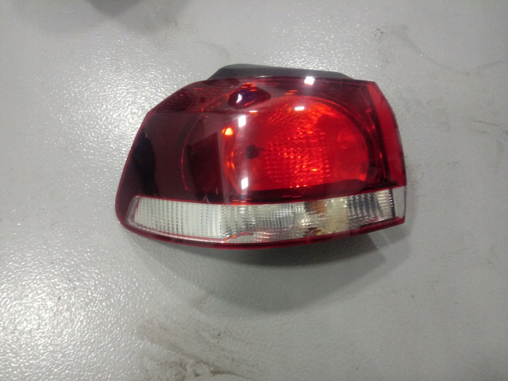 фото №1, Лампа права w крила vw golf vi 6 hb