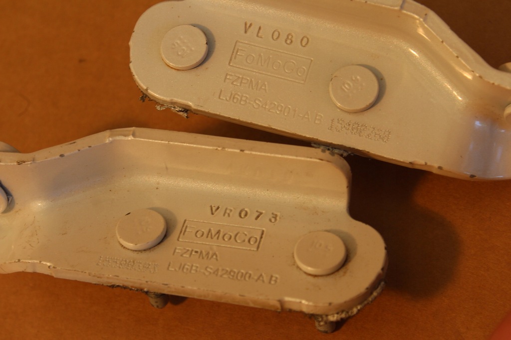 фото №3, Петлі кришки комплект ford kuga mk3 escape перламутр