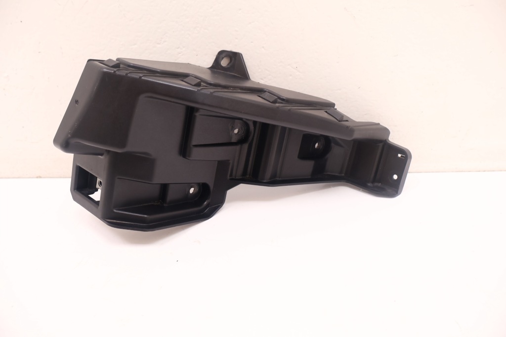 фото №1, Maserati grecale направляющая бампера правый задняя 670157222