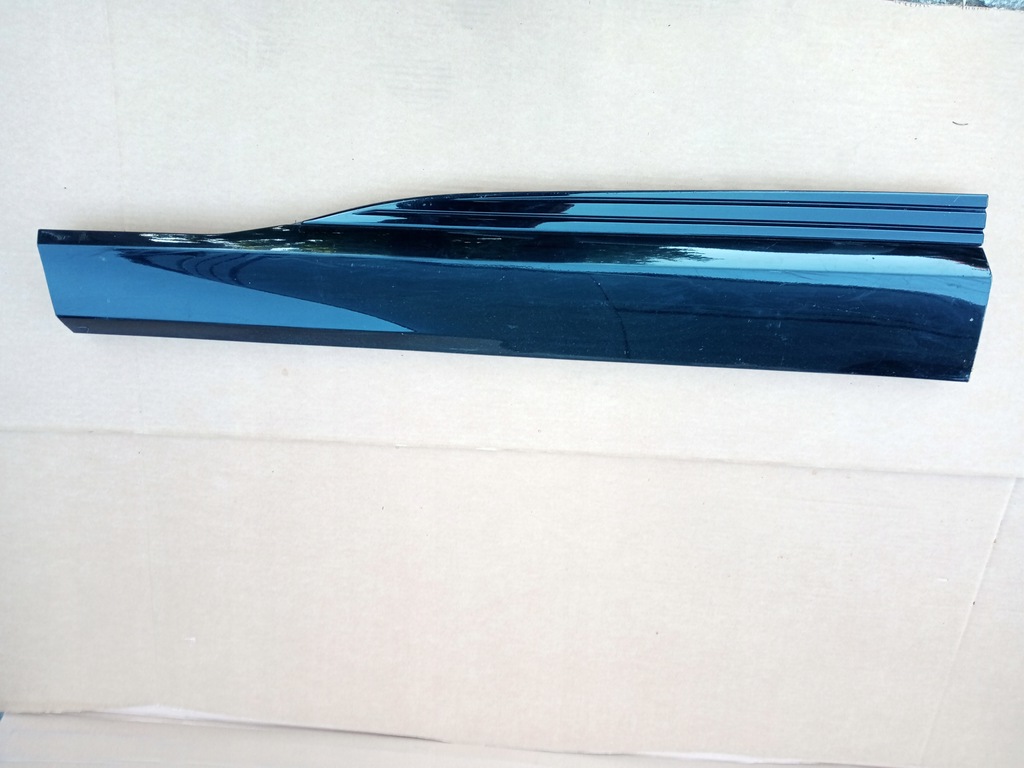 фото №1, Audi e-tron левая молдинг дверь перед 2018r