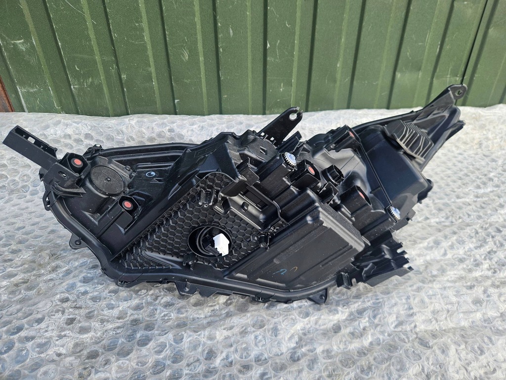 фото №6, Toyota bz4x правая сторона лампа передняя