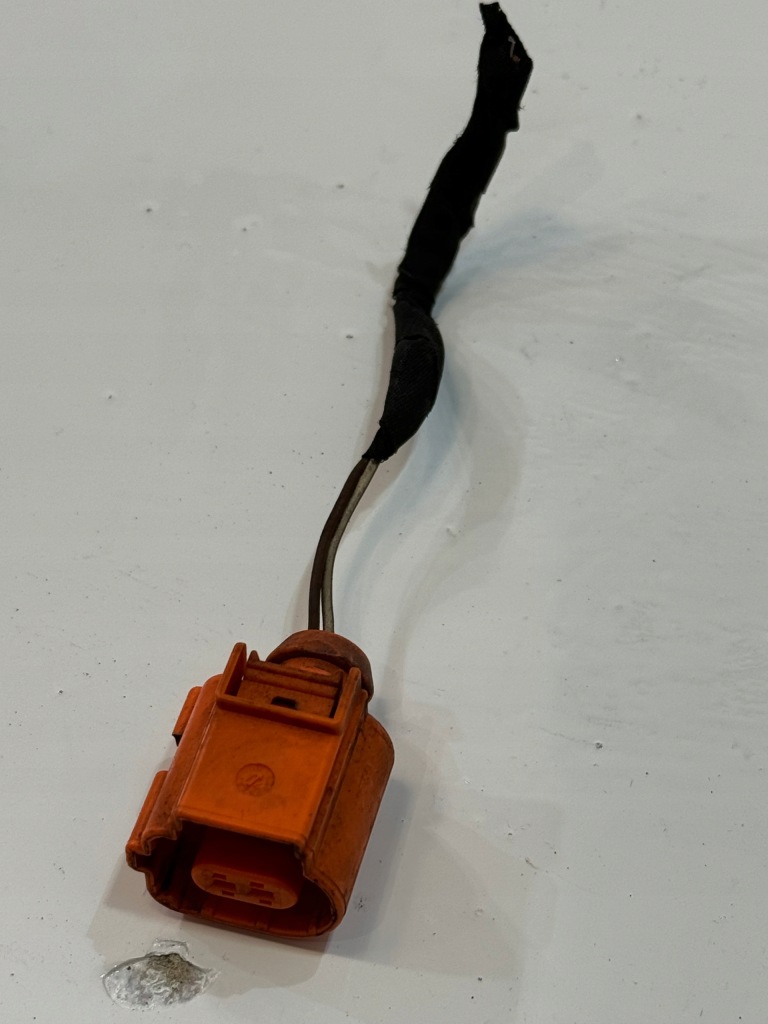 фото №1, Колодка штекер vw golf vii 8k0973702c