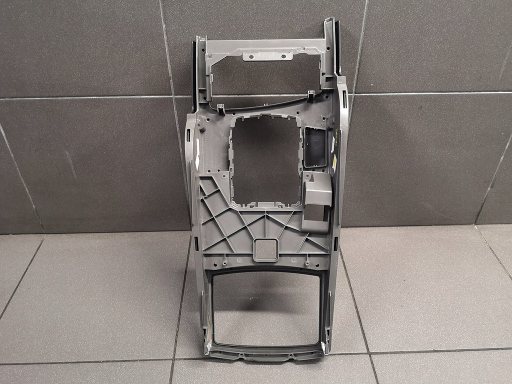 фото №16, Dekor туннель среднего audi a6 c6 4f1864261