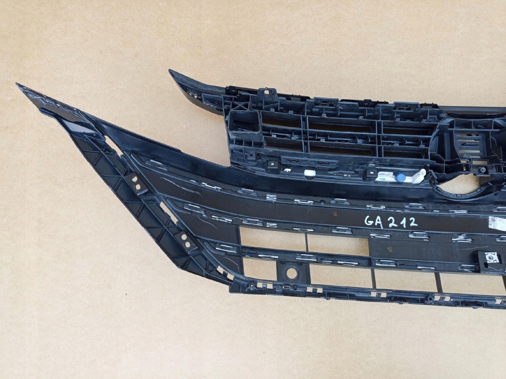 Vw arteon 3g8 r-line рестайлінг  2020- решітка радіатора решітка  радіатора перед 3g8853655e Оригінал