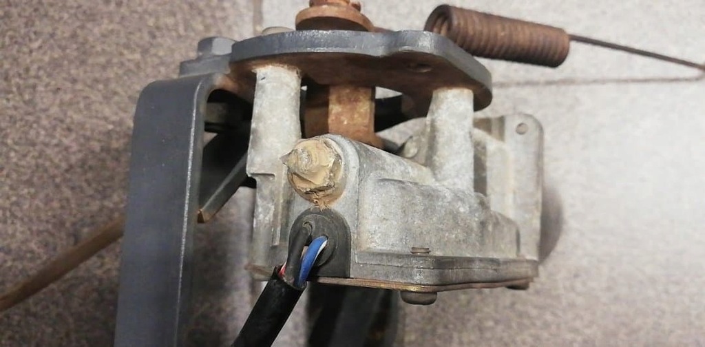 фото №8, Mercedes atego 1218 gaszak двигателя 861100-9160