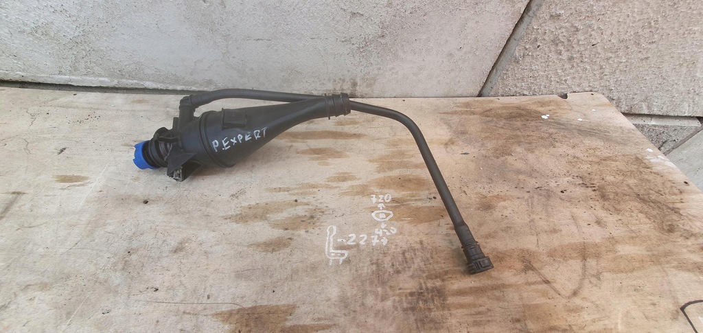 фото №1, Заливная горловина adblue крышка труба peugeot expert iii 9810969380