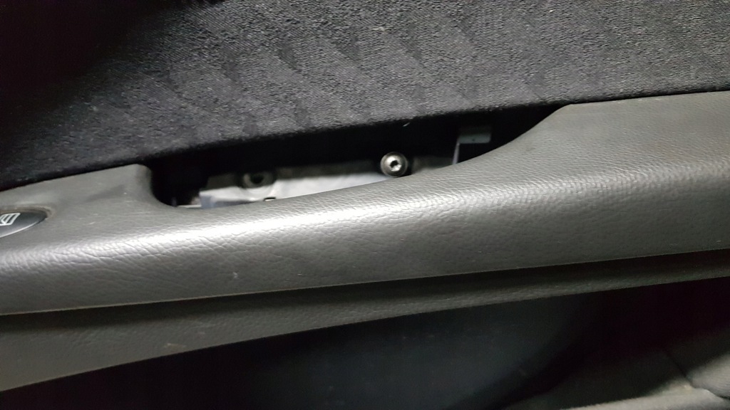 фото №13, Mercedes w211 обшивка дверь правый задняя версия pod ролета