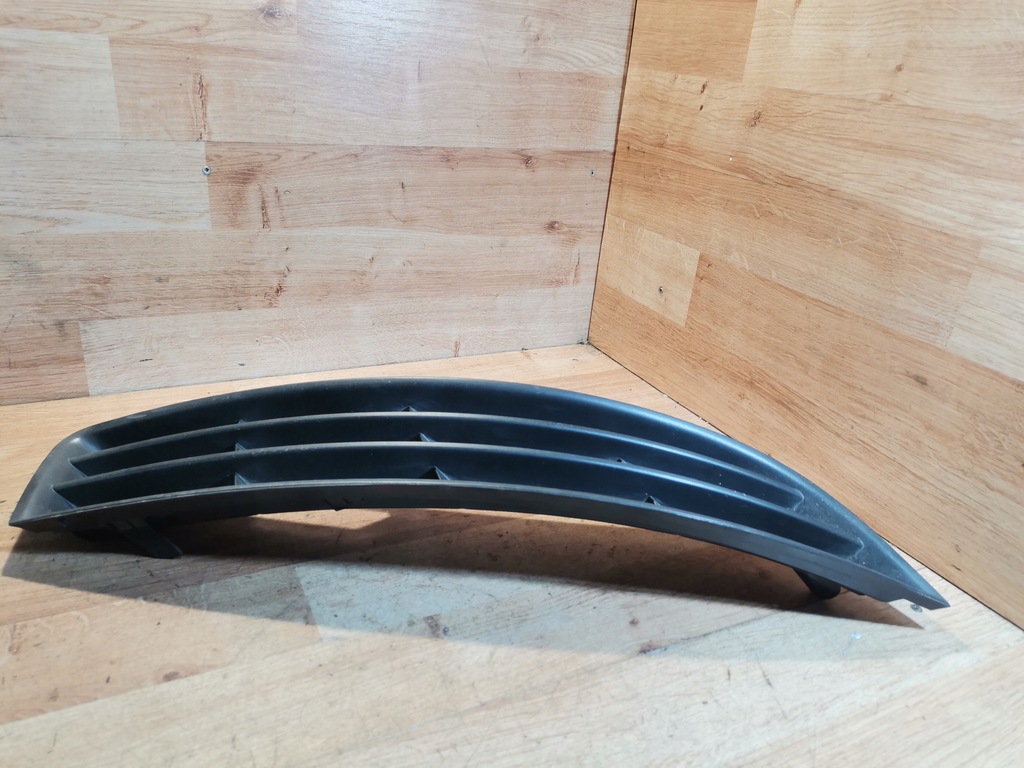 фото №10, Решітка бампера права vw passat b6 3c0853666 05-