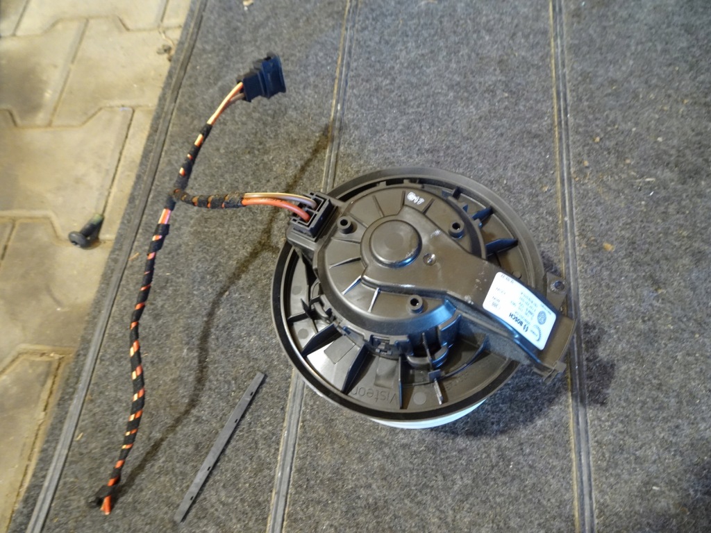 фото №1, Vw up вентилятор, повітродувка 1s1819015a