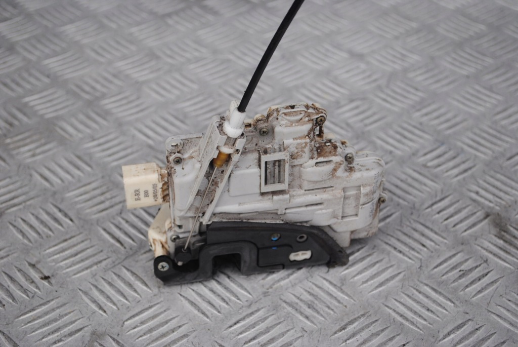 фото №4, Замок двері правий перед 7 pin audi a4 b7