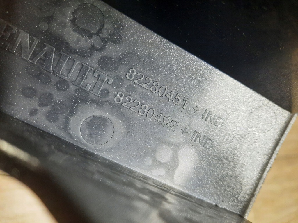 Заглушка накладка накладка верхней консоли полка renault gama t range в Украине