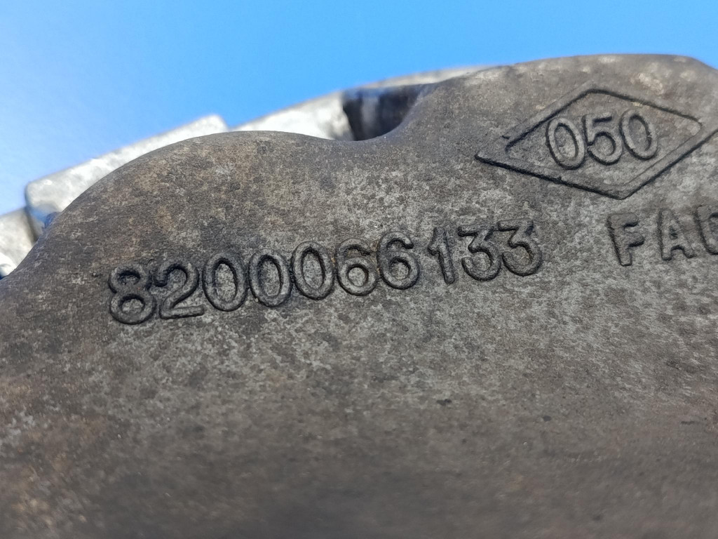 Renault laguna 2 2.0 16v поддон масляная 8200066133 в Украине