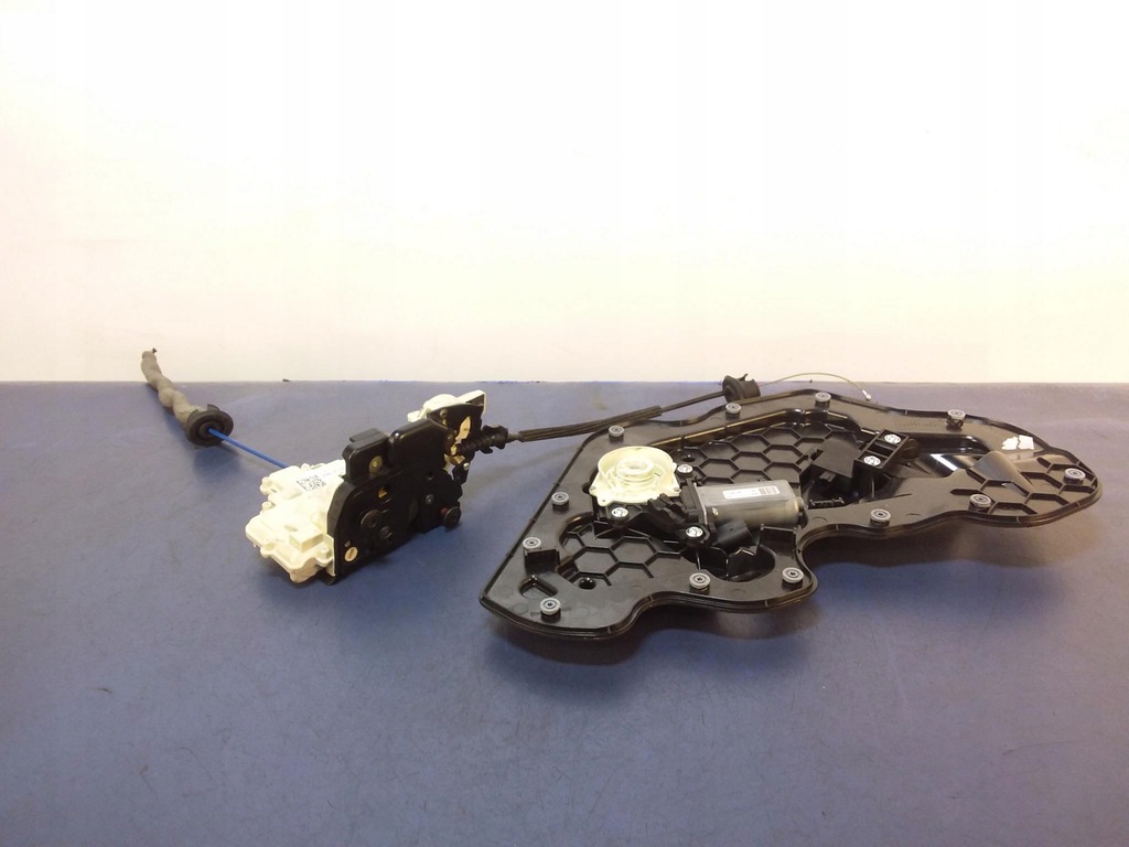 фото №1, Audi a8 d4 замок доводчик двері задня правий 12 pin