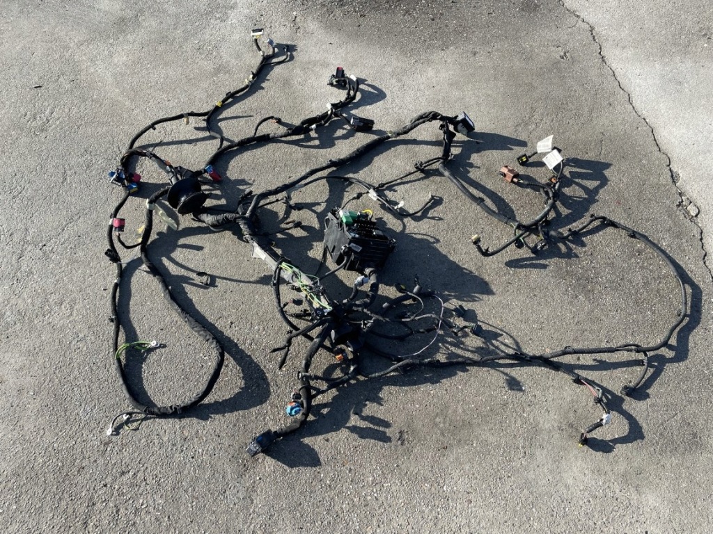 фото №1, Жгут электропроводка отсек двигателя citroen c4 picasso ii 2 spacetourer