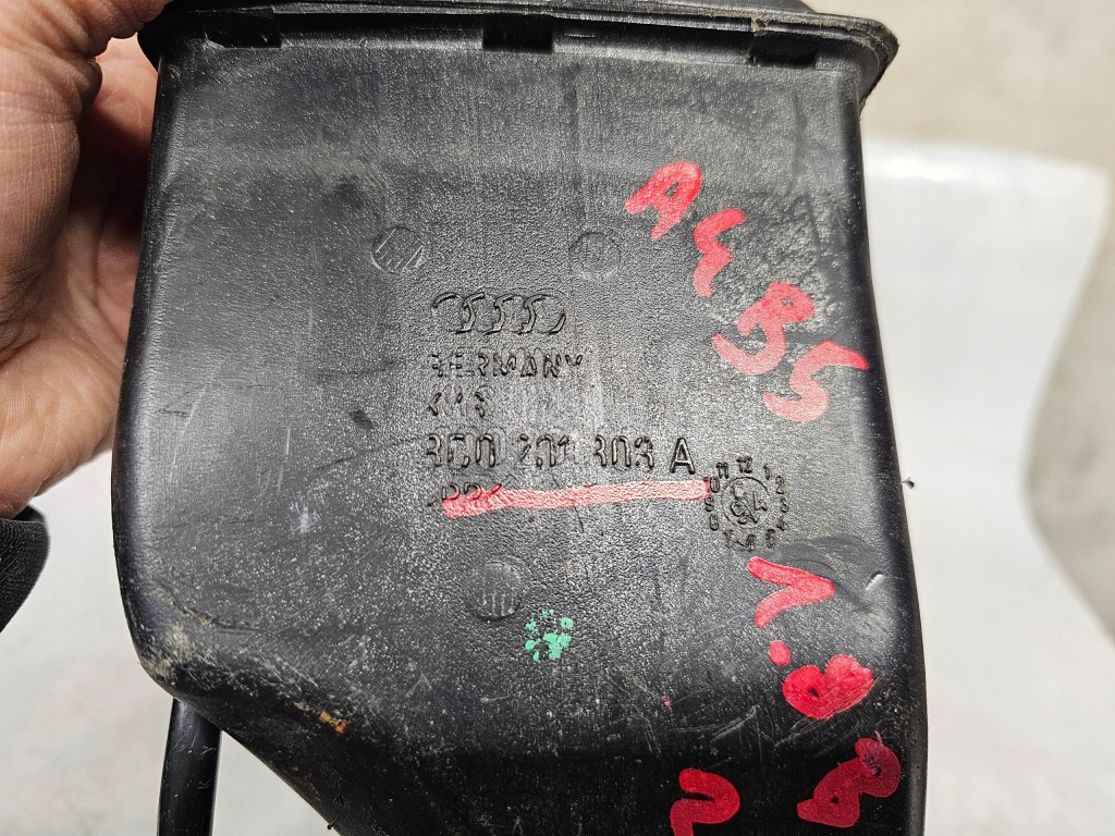 Audi a4 b5 1.8b фильтр угольный 8d0201803a с Разборки