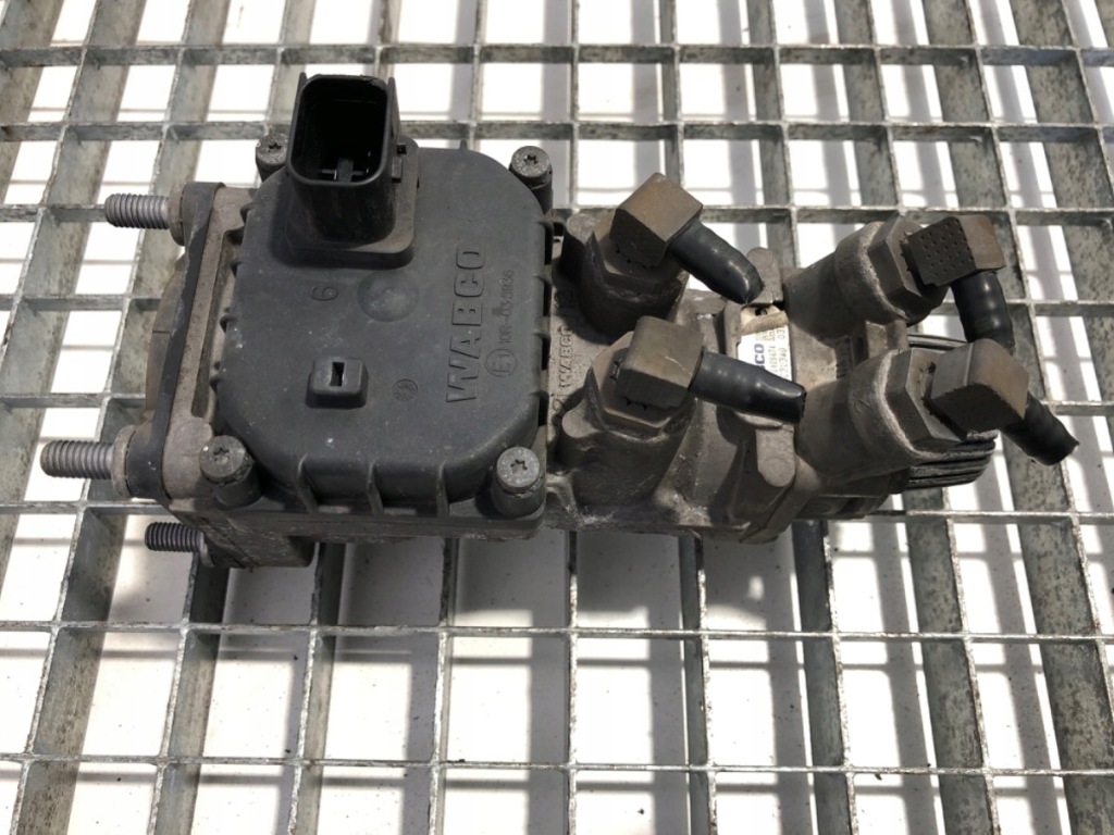 Купить Клапан главный тормоза daf xf 4800030340