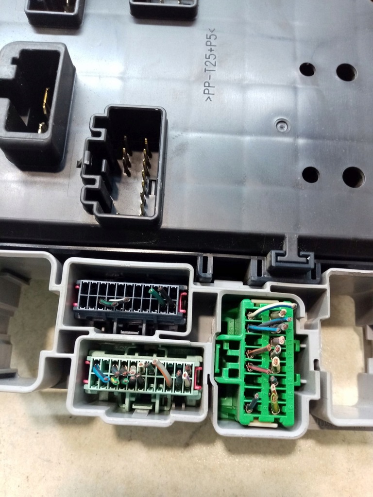 фото №6, Коробка запобіжників mondeo mk3 2.0 tdci