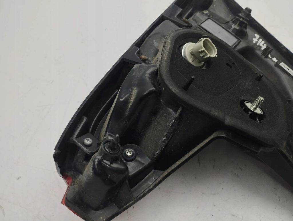 фото №9, Toyota c-hr i 2017 ліва сторона лампи задні