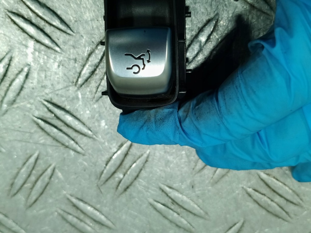 фото №1, Блокування багажника кнопка maybach x222