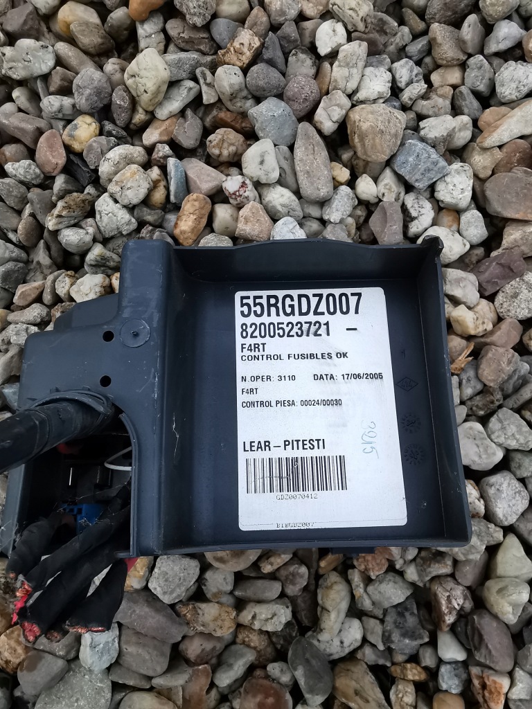 фото №4, Vel satis 2.0b коробка предохранителей 8200523721