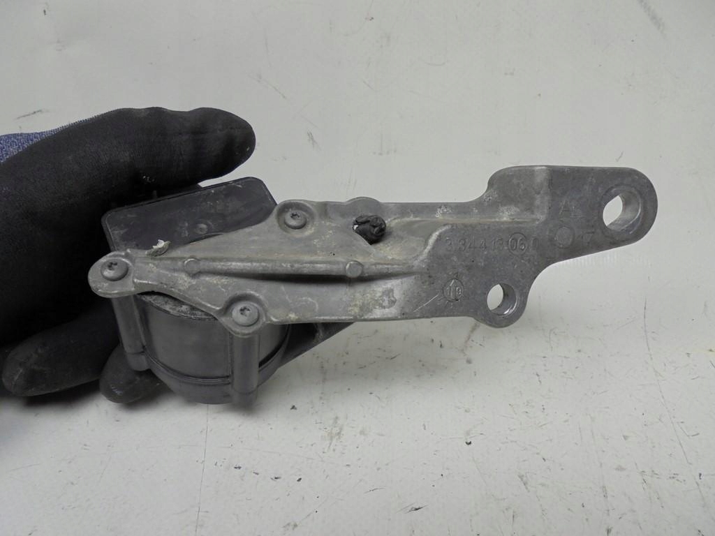 Купити Кронштейн кронштейн насос води 9814099080 334413060 citroen c3 iii 3 22r