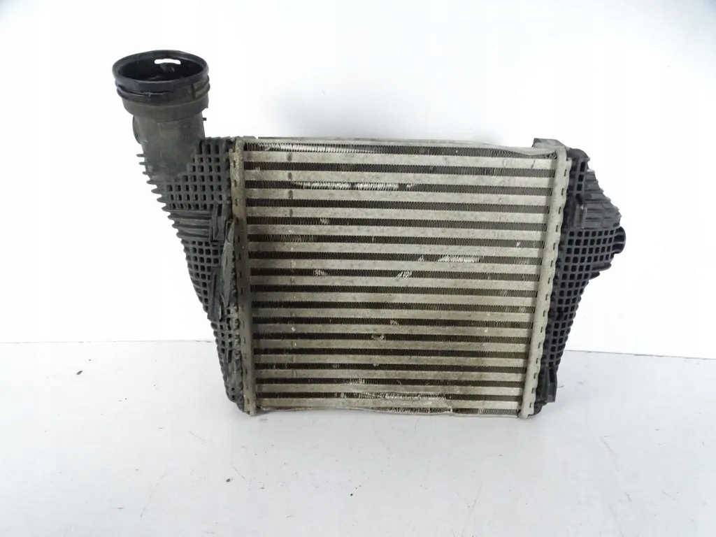 фото №1, Porsche macan 2012 95b интеркулер правый