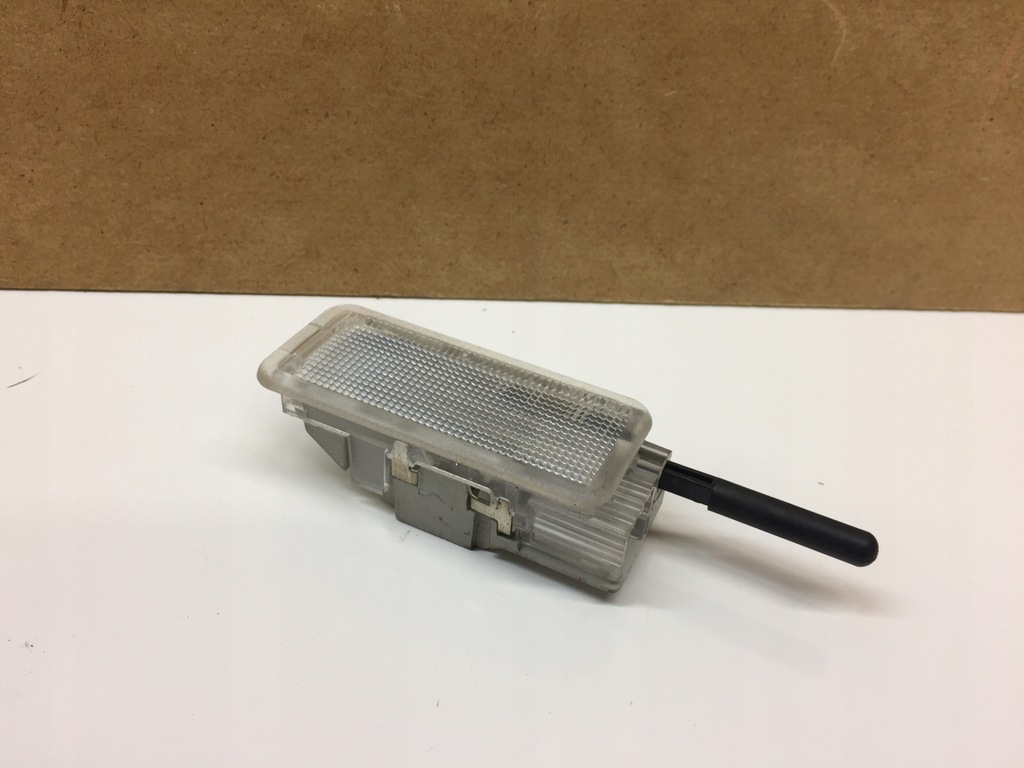 фото №1, Peugeot 5008 i 09- лампа бардачка пассажира