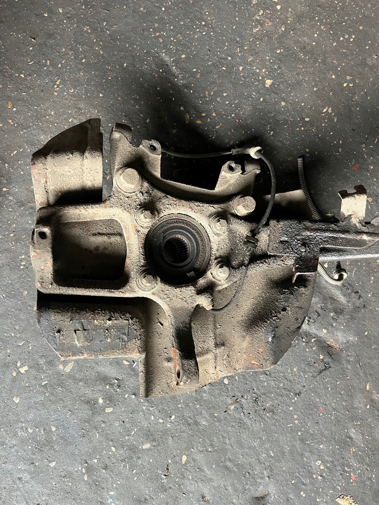 фото №8, Поворотный кулак правая перед передняя alfa romeo 159 1.9 jtd