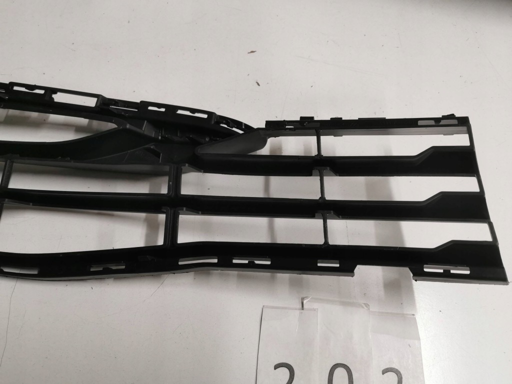 Решётка бампера передний bmw 5 g30/g31 левая 202. в Украине