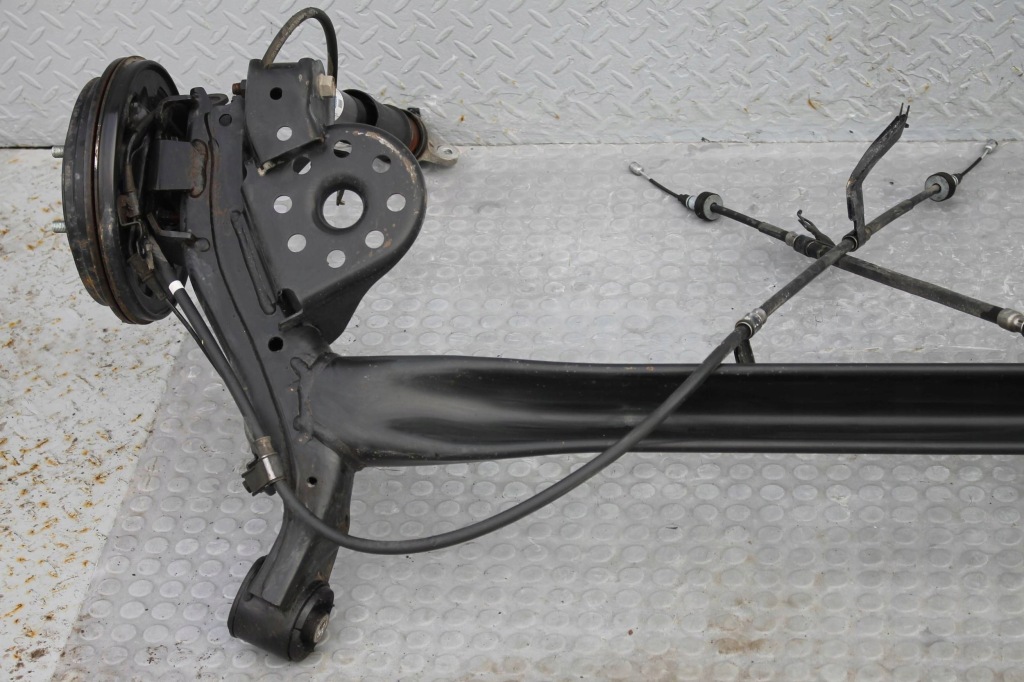 Балка вісь  підвіска задній комплектна гальмівні барабани 55100-h8000 kia rio iv hb 17- Недорого