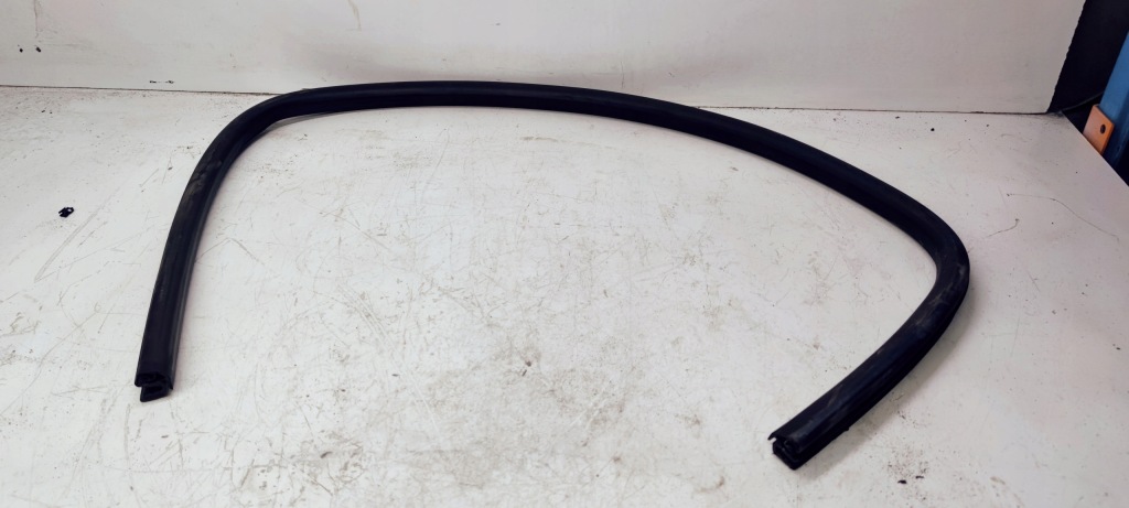 фото №1, Прокладка нижня двері audi a3 8p 8p7831707b