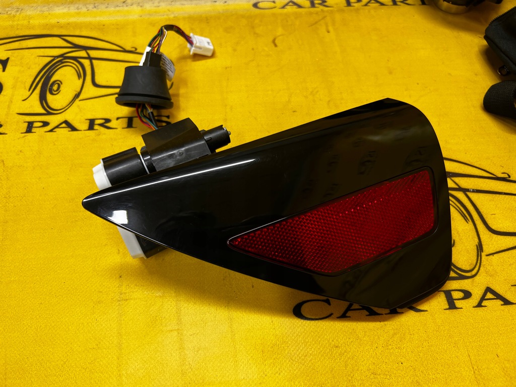 фото №1, Крышка port зарядки отражатель лампы задняя задний левый tesla model 3 przedlift