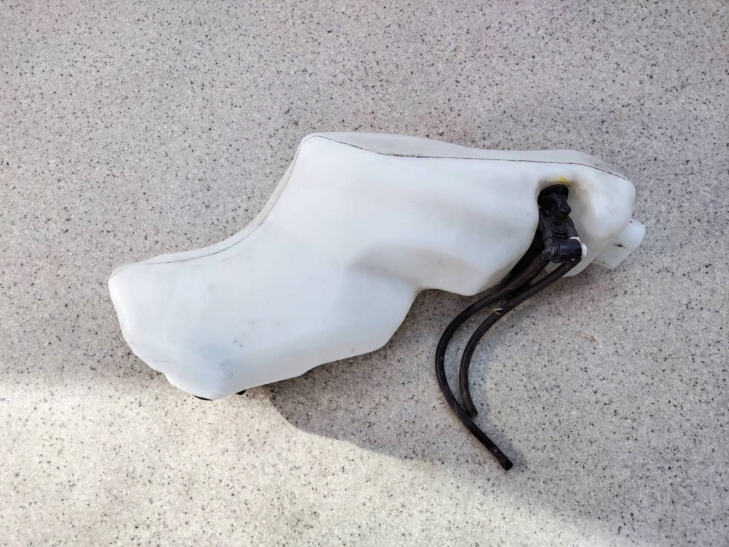 Бачок омивача помпа 289106925r dacia dokker Недорого